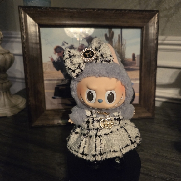 Labubu Sesame Authentic - Picture 1 of 3